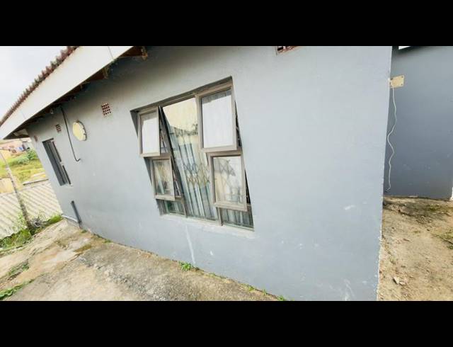 4 BEDROOM HOUSE FOR SALE IN KWAMASHU